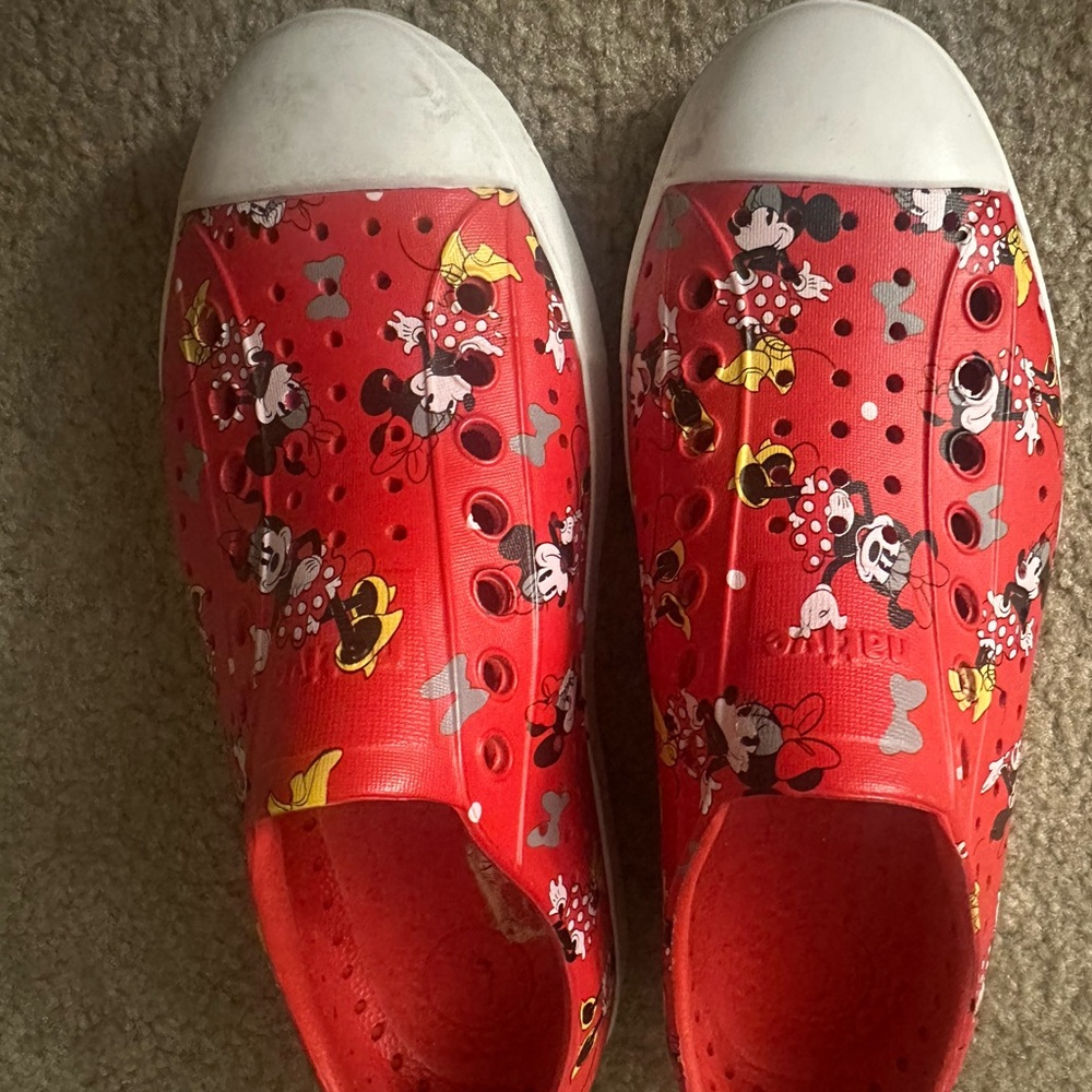 Disney Native shoes - Picture 2 of 3